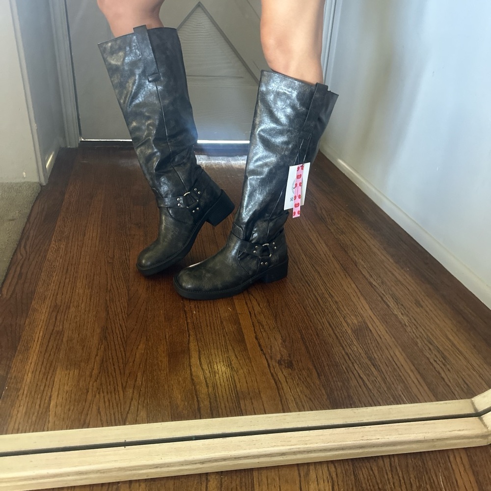 Cider Distressed Black Moto Boots - Picture 7 of 7